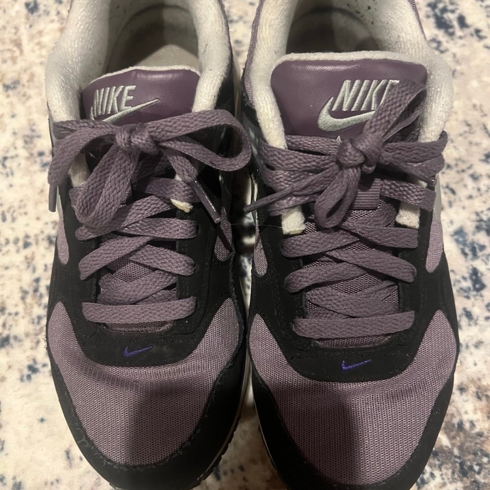 Nike Purple and Black Sneakers
